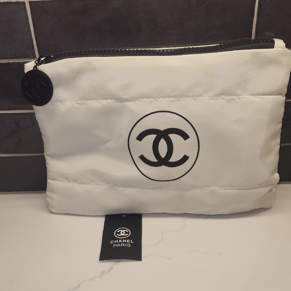 CHANEL White and Black Quilted Cosmetic Pouch